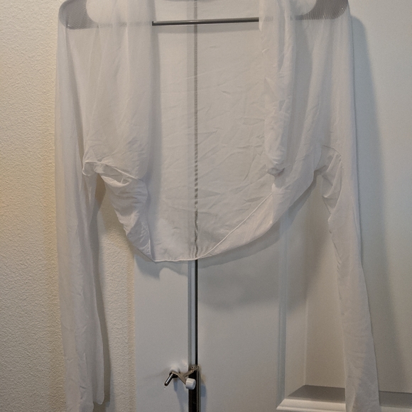 Vera Wang wedding dress - Picture 4 of 10